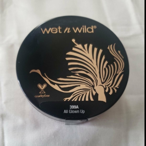 Wet n Wild Powder Highlighter Bundle - Picture 2 of 3
